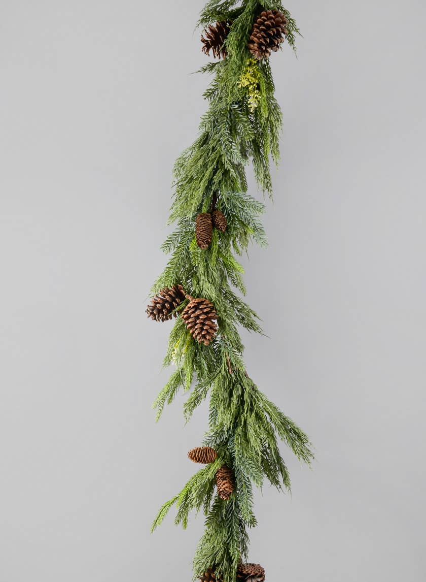 Pine Garland With Pine Cones - 6ft