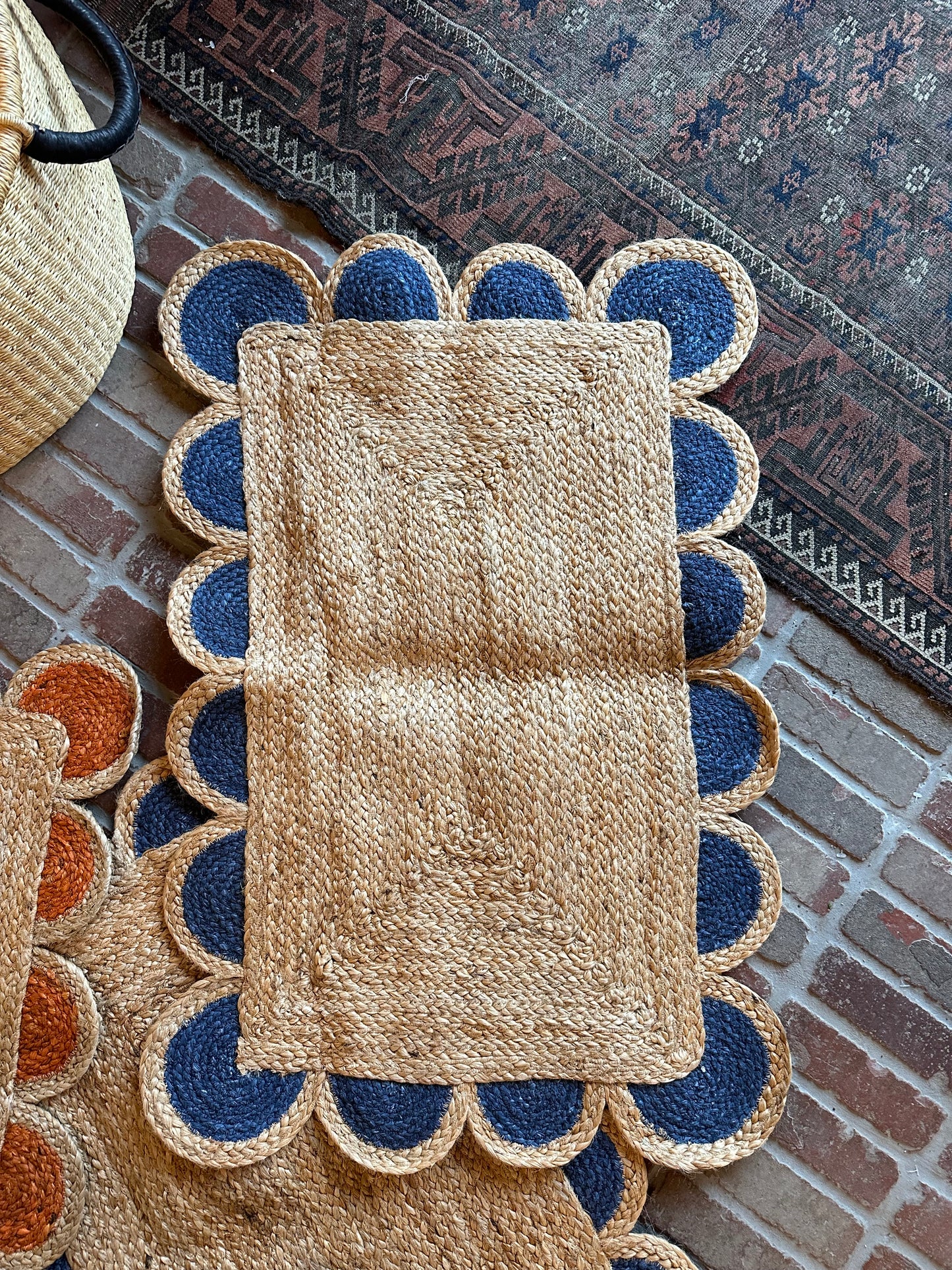 Hand Braided Natural Jute Scallop Rug