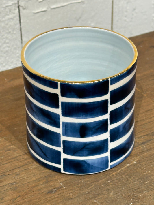 Peony Vase - Maybelline in Prussian