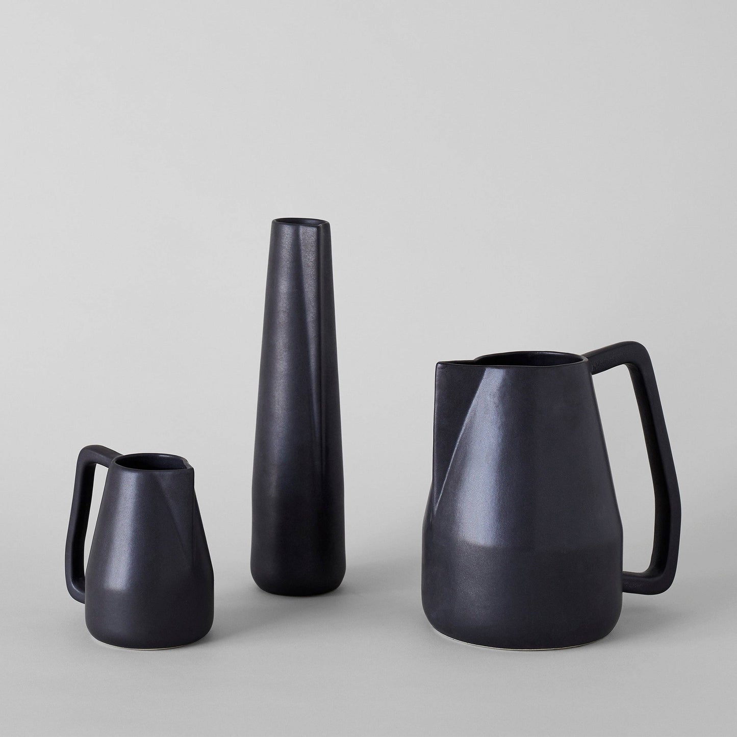 Novah Pitcher - Black