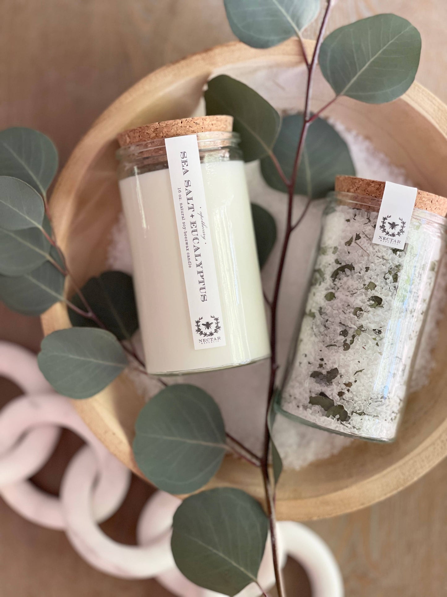 Sea Salt + Eucalyptus : Apothecary Candle